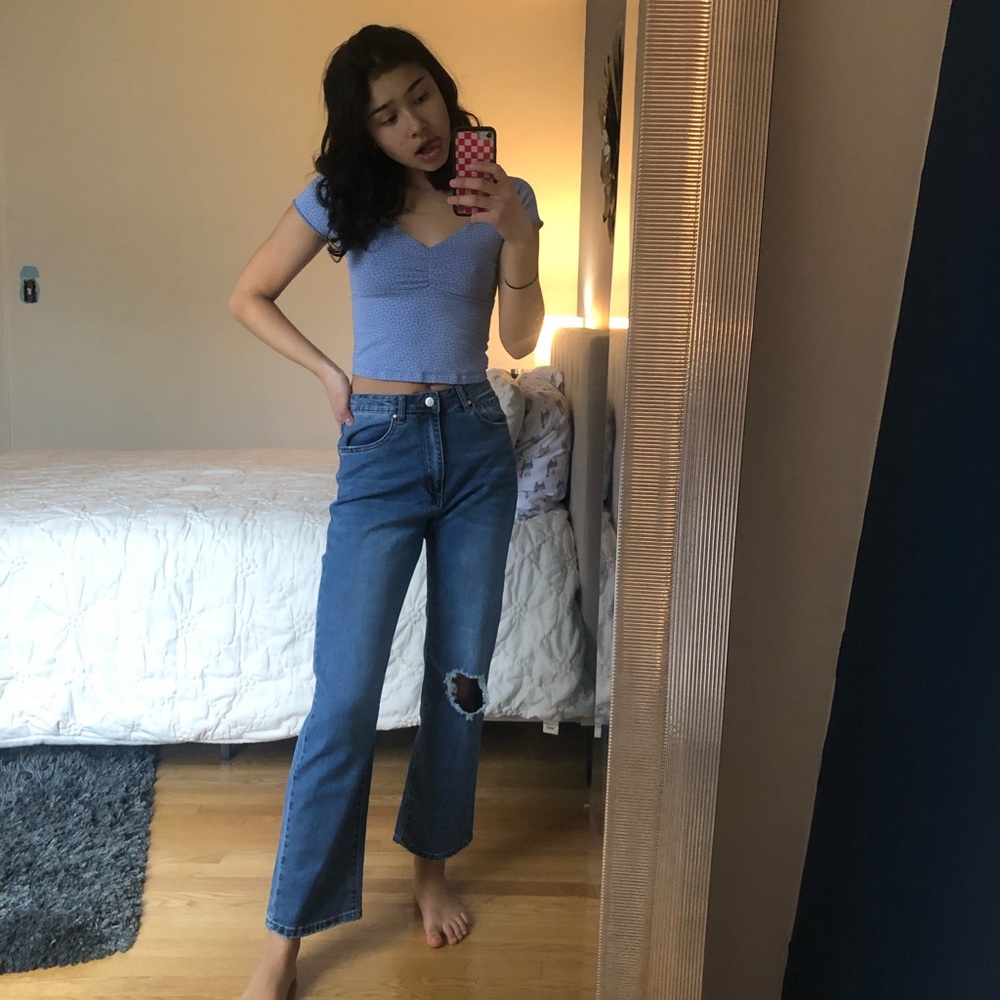 Gwen ripped jeans